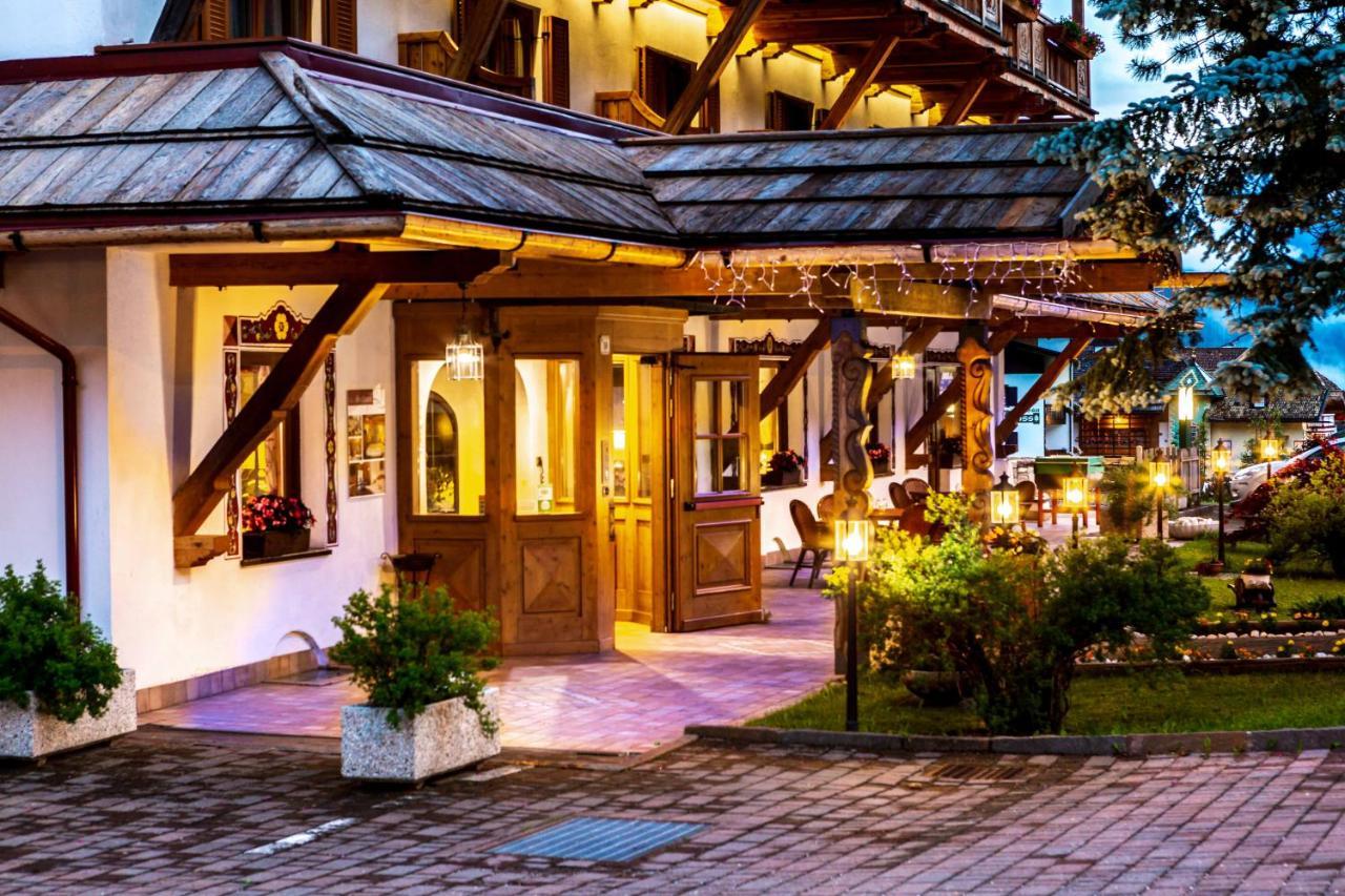 Hotel Salvan 캄피텔로디파사 외부 사진