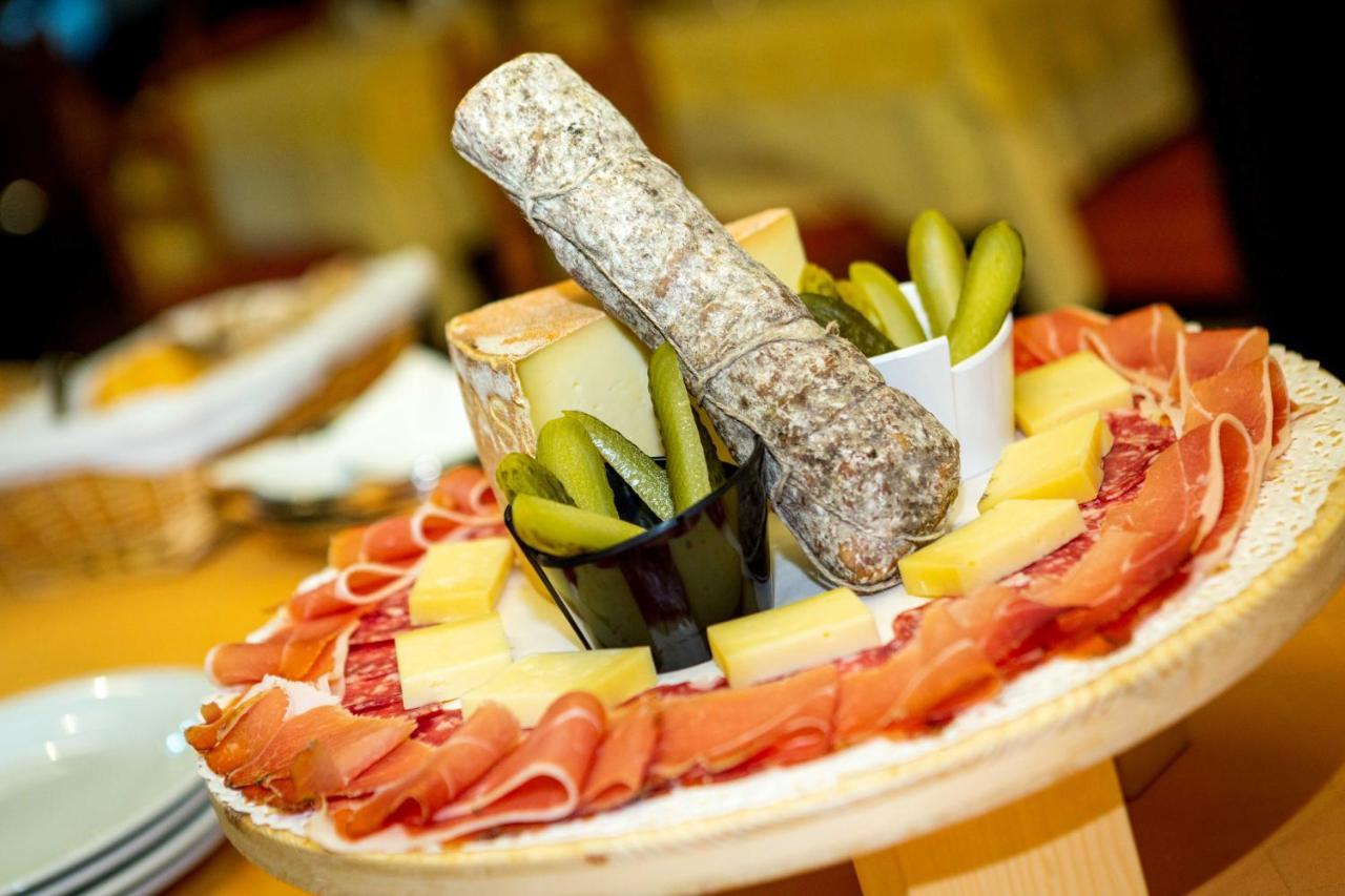 Hotel Salvan 캄피텔로디파사 외부 사진