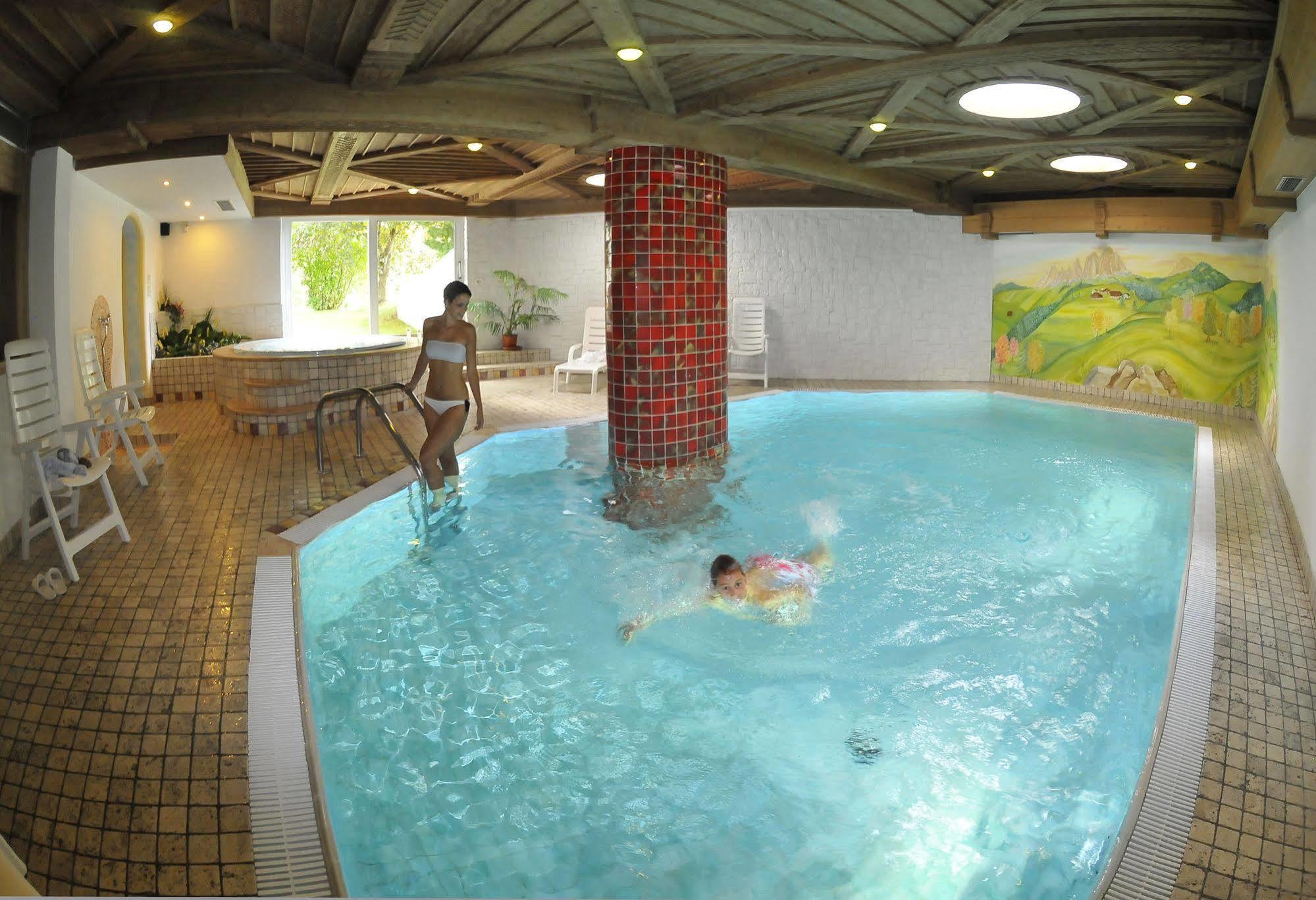 Hotel Salvan 캄피텔로디파사 외부 사진